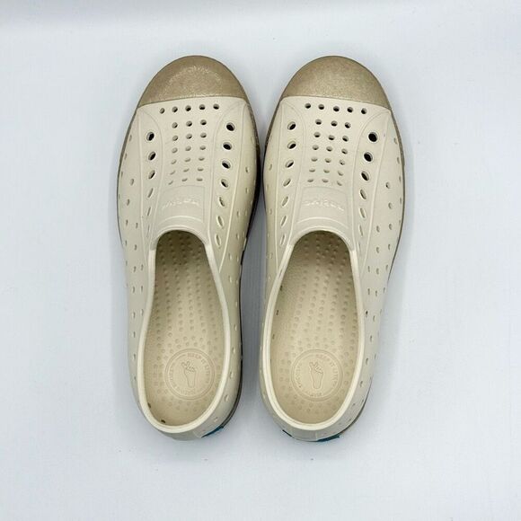 Native Jefferson Beige Gold Slip On Water Safe Shoes - Kids US J3 - Picture 8 of 10